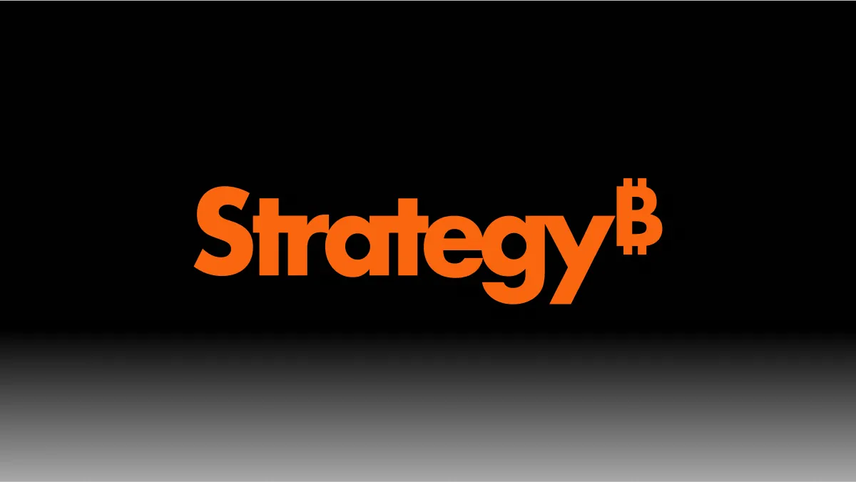 Strategy.com dashboard showing MSTR Bitcoin holdings, BTC reserve, and key treasury metrics